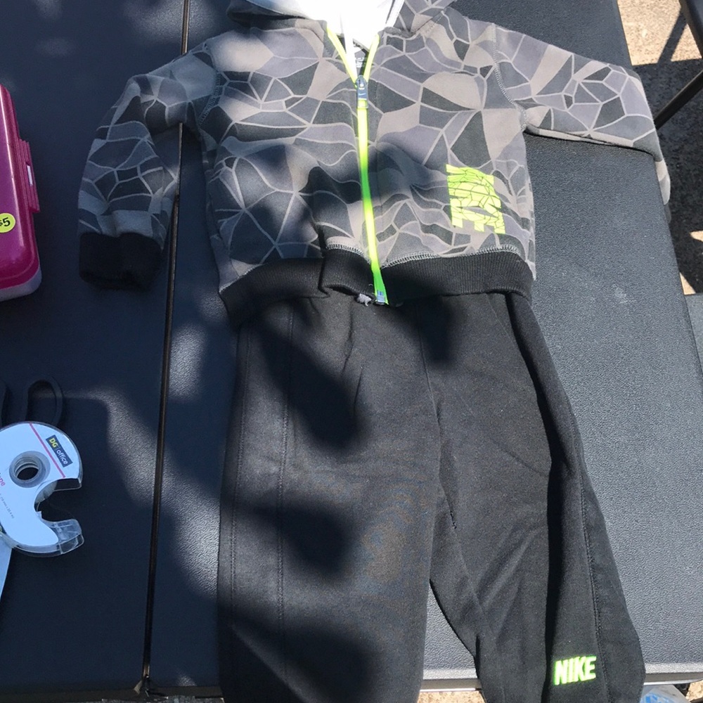nike boys track suit